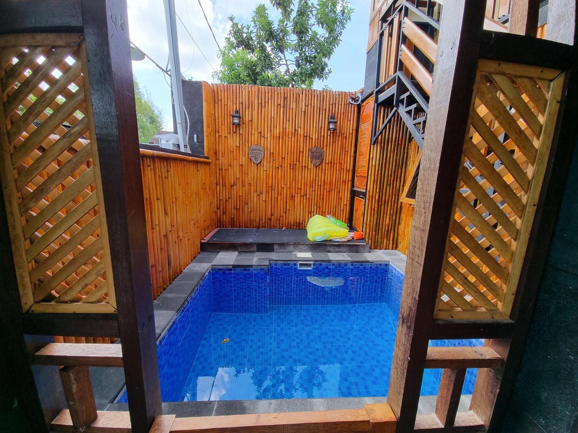 Suci'S Friendly Apartments Mataram Exterior photo